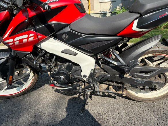 2021 Bajaj Pulsar NS 200, красный, 190000 рублей - вид 7