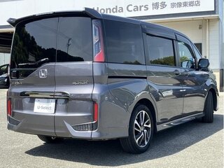 2022 Honda Stepwgn Spada V Рестайлинг, серебристый, 1780099 рублей, вид 4