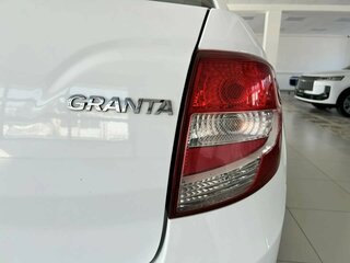 2018 Lada (ВАЗ) Granta I, белый, 345000 рублей, вид 5