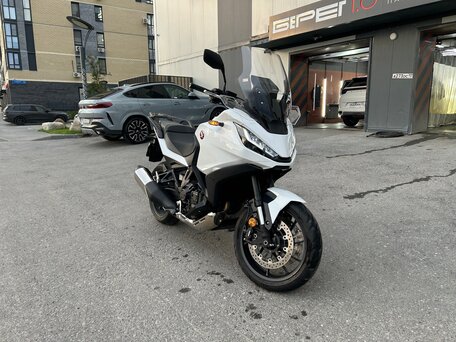 2023 Honda NT1100, белый, 1900000 рублей, вид 2