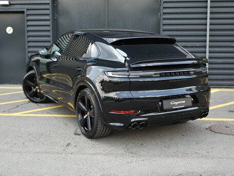 2026 Porsche Cayenne GTS Coupé III Рестайлинг, чёрный, 26900000 рублей, вид 3