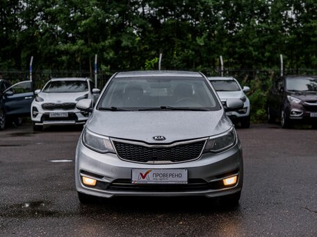 2015 Kia Rio III, серебристый, 670000 рублей, вид 3