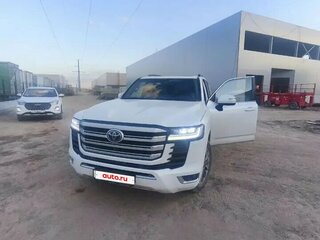 2023 Toyota Land Cruiser 300 Series, белый, 10900000 рублей, вид 3