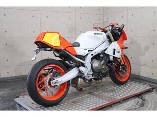 2024 Yamaha XSR900, белый, 1097000 рублей, вид 5