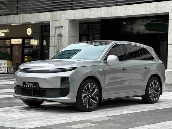 2024 Li Auto (Lixiang) L6 I, серебристый, 5490000 рублей - вид 3