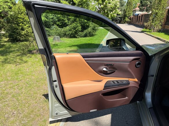 2021 Lexus ES 300h VII Рестайлинг, серый, 4150000 рублей - вид 20