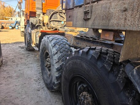 2017 КамАЗ 43118, оранжевый, 3000000 рублей, вид 5
