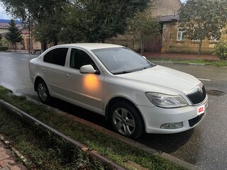 2012 Skoda Octavia II (A5) Рестайлинг, белый, 790000 рублей, вид 1