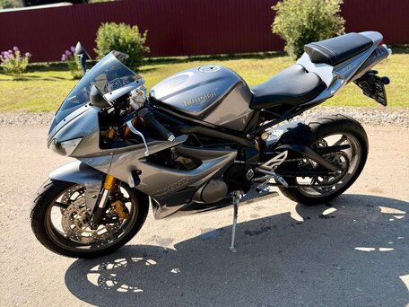 2006 Triumph Daytona 675, серый, 535555 рублей, вид 2