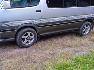 2004 Toyota HiAce H100, серый, 1200000 рублей, вид 4