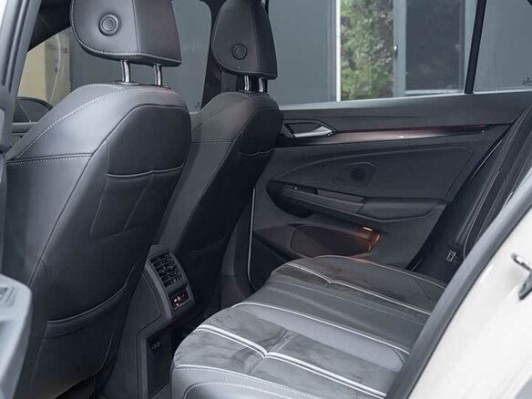 2022 Volkswagen Golf VIII, белый - вид 19