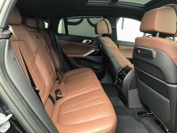 2025 BMW X6 40i III (G06) Рестайлинг, чёрный, 14630000 рублей - вид 11