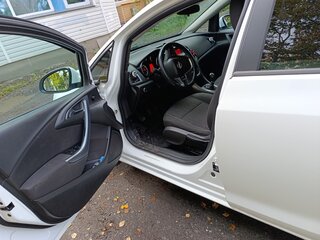 2014 Opel Astra J Рестайлинг, белый, 615000 рублей, вид 4