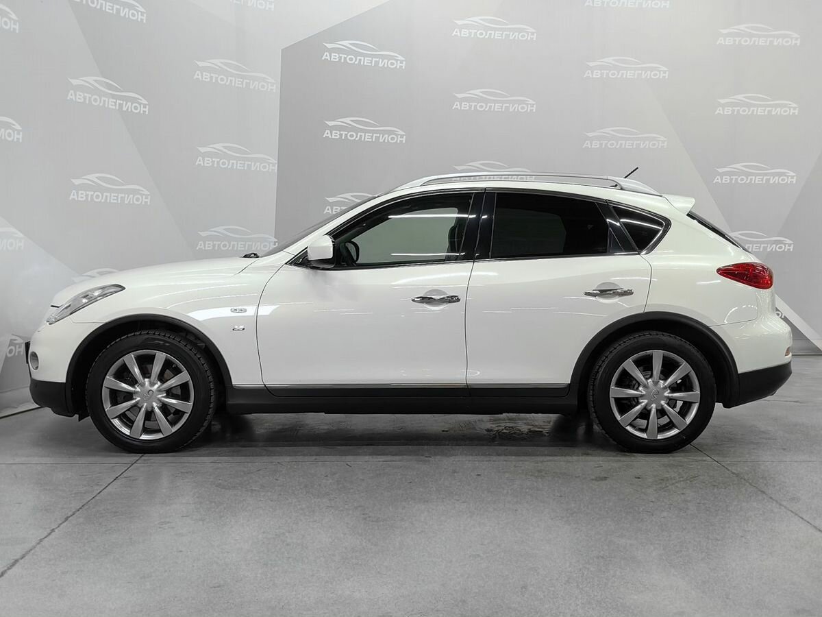 Открыть фотографии: Infiniti QX50 I
