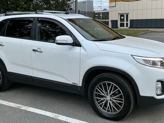 2020 Kia Sorento II Рестайлинг, белый, 2400000 рублей, вид 1