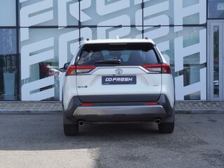 2021 Toyota RAV4 V (XA50), белый, 3255000 рублей, вид 4