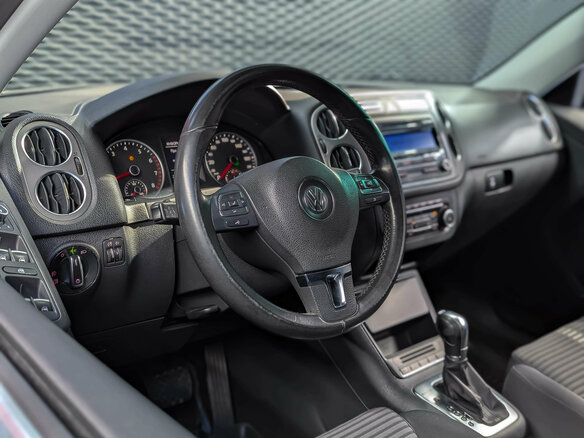 2011 Volkswagen Tiguan I Рестайлинг, чёрный, 1280000 рублей - вид 7