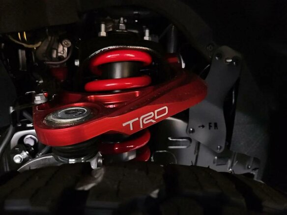 2026 Toyota Tundra CrewMax III, чёрный - вид 6