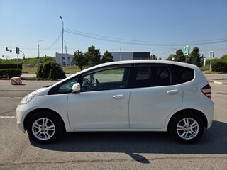 2010 Honda Fit II, белый, 550000 рублей, вид 4