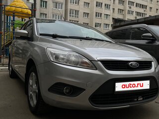 2011 Ford Focus II Рестайлинг, серебристый, 470000 рублей, вид 2