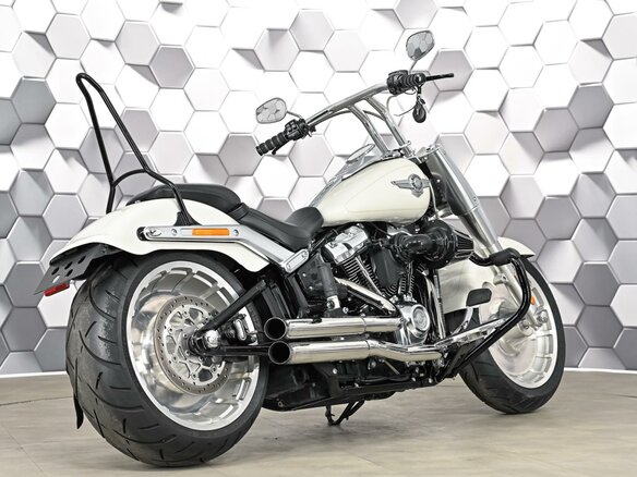 2017 Harley-Davidson Fat Boy, белый, 1699000 рублей - вид 6