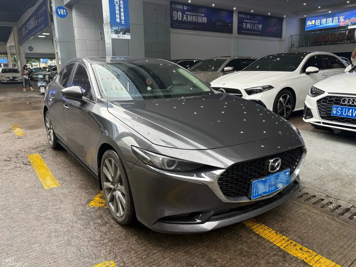 Открыть фотографии: Mazda 3 IV (BP)