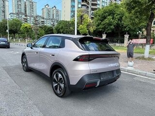 2025 Changan Qiyuan Q05 40.3 kWh II, бежевый, 3410666 рублей, вид 5