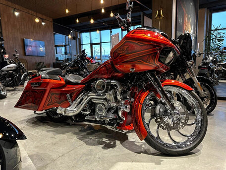 2016 Harley-Davidson Road Glide, красный, 4500000 рублей, вид 1