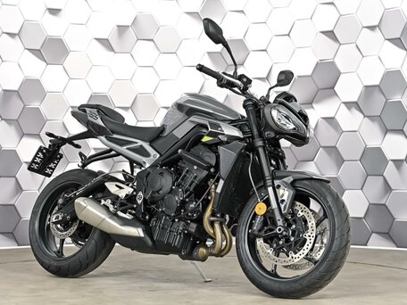 2024 Triumph Street Triple, серый, 1199000 рублей, вид 1