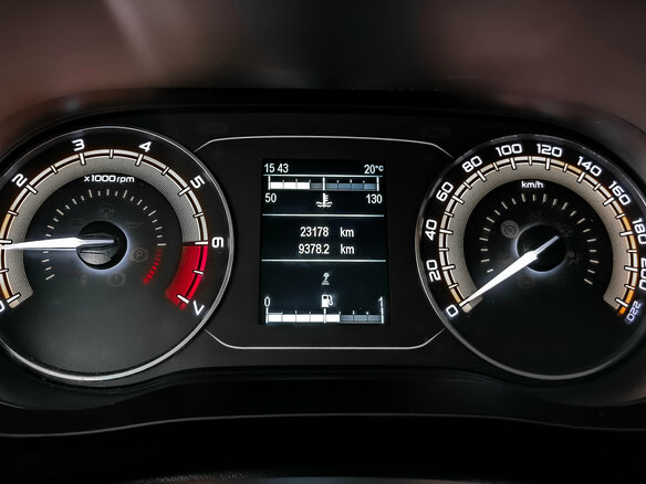 2023 Lada (ВАЗ) Vesta SW Cross I Рестайлинг (NG), серебристый, 1350000 рублей - вид 15