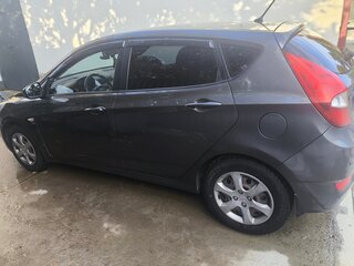 2012 Hyundai Solaris I, чёрный, 750000 рублей, вид 5