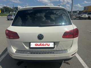 2011 Volkswagen Touareg II, белый, 1800000 рублей, вид 4