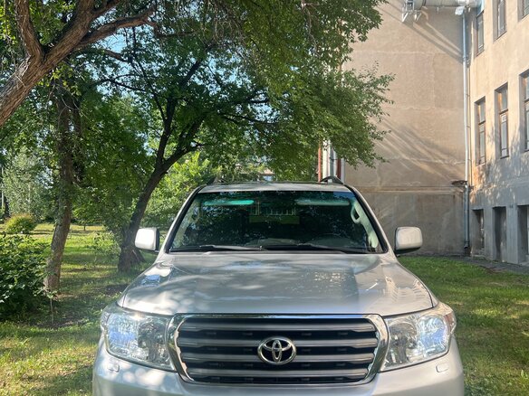 2008 Toyota Land Cruiser 200 Series, серебристый, 4000000 рублей - вид 4