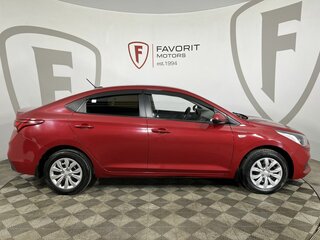 2018 Hyundai Solaris II, красный, 1169000 рублей, вид 4