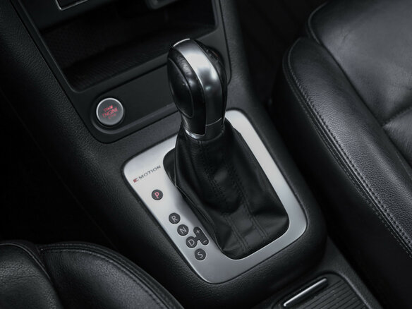 2016 Volkswagen Tiguan I Рестайлинг, серебристый - вид 16