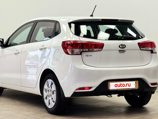 2016 Kia Rio III Рестайлинг, белый, 1150000 рублей, вид 3