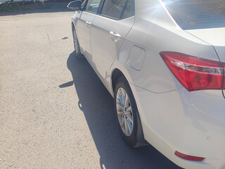 2013 Toyota Corolla XI (E160, E170, E180), белый, 1500000 рублей, вид 3