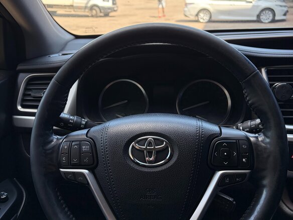 2017 Toyota Highlander III (XU50) Рестайлинг, чёрный, 2550000 рублей - вид 21