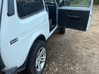 2011 Lada (ВАЗ) 2121 (4x4) I Рестайлинг, белый, 340000 рублей, вид 2