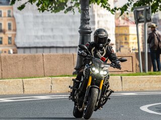 2019 Yamaha MT-09 (FZ-09), серый, 1090000 рублей, вид 3