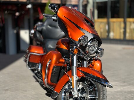 2018 Harley-Davidson Electra Glide, оранжевый, 2500000 рублей, вид 3