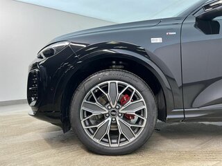 2025 Audi Q5 L III (GU), чёрный, 6040000 рублей, вид 4