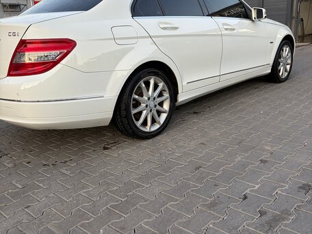 2010 Mercedes-Benz C-Класс 200 III (W204), белый, 1100000 рублей, вид 2