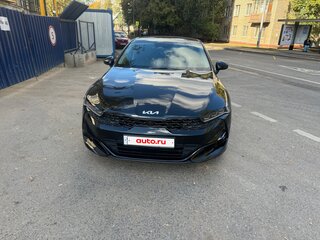 2022 Kia K5 III, чёрный, 2600000 рублей, вид 1