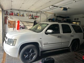 2012 Chevrolet Tahoe 6AT III, белый, 1940000 рублей, вид 5