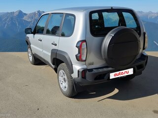 2025 Lada (ВАЗ) Niva Travel I, серебристый, 1350000 рублей, вид 3