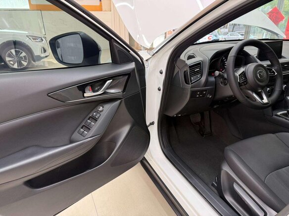 2023 Mazda CX-4 I Рестайлинг, белый, 2169000 рублей - вид 7