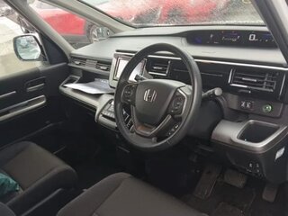 2021 Honda Stepwgn Spada V Рестайлинг, белый, 2600000 рублей, вид 5
