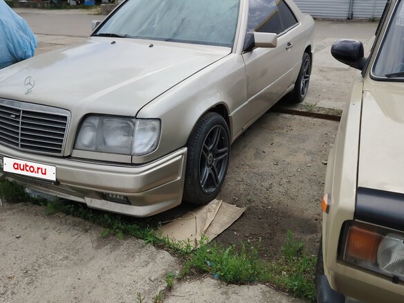 1990 Mercedes-Benz W124 230, серебристый, 800000 рублей