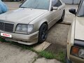 1990 Mercedes-Benz W124 230, серебристый, 800000 рублей